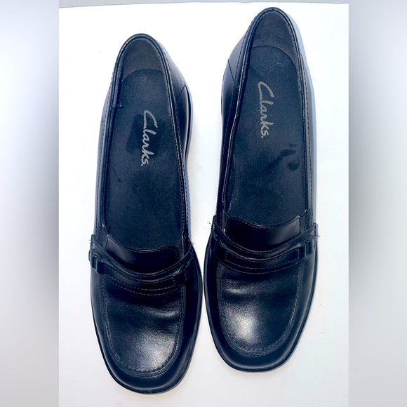Clarks 2 Inch Leather Black Loafers Size 9 - Picture 2 of 5
